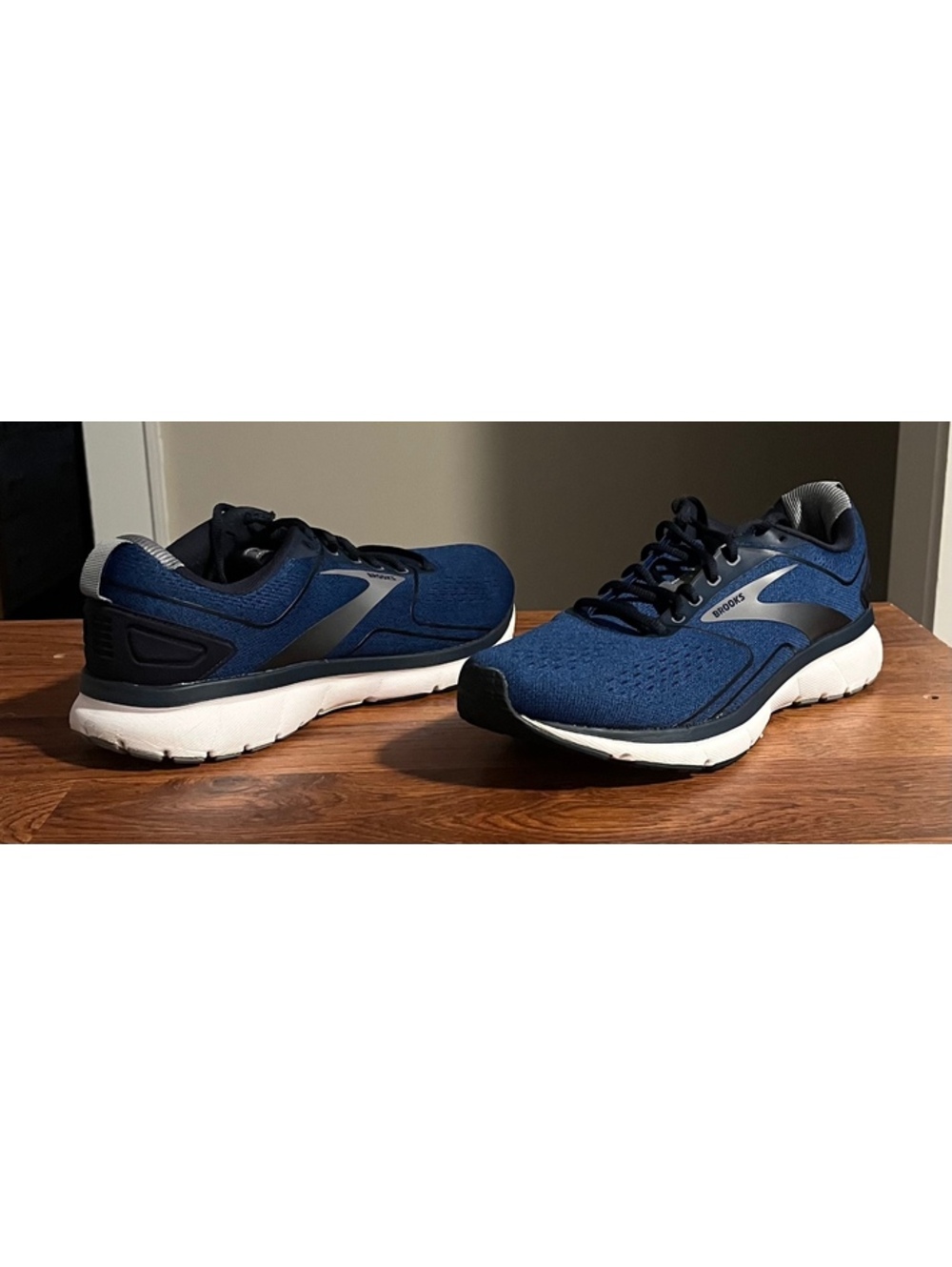 Brooks Men's Running Shoes Size 10.5 Navy Blue Medium Width